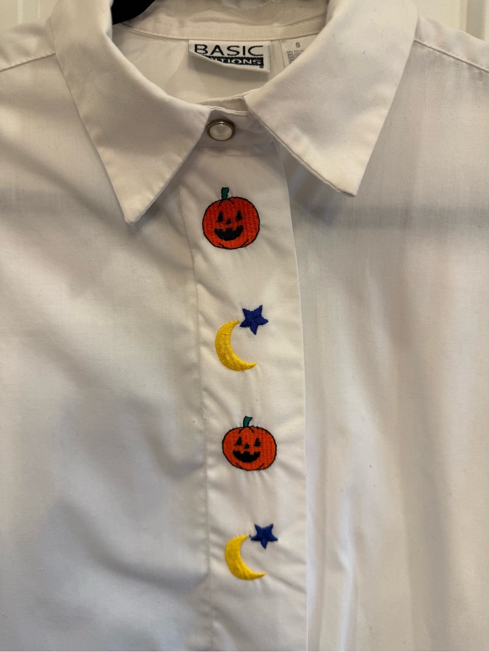 VINTAGE RARE Basic Editions White Button-Down Shirt with Halloween Embroidery